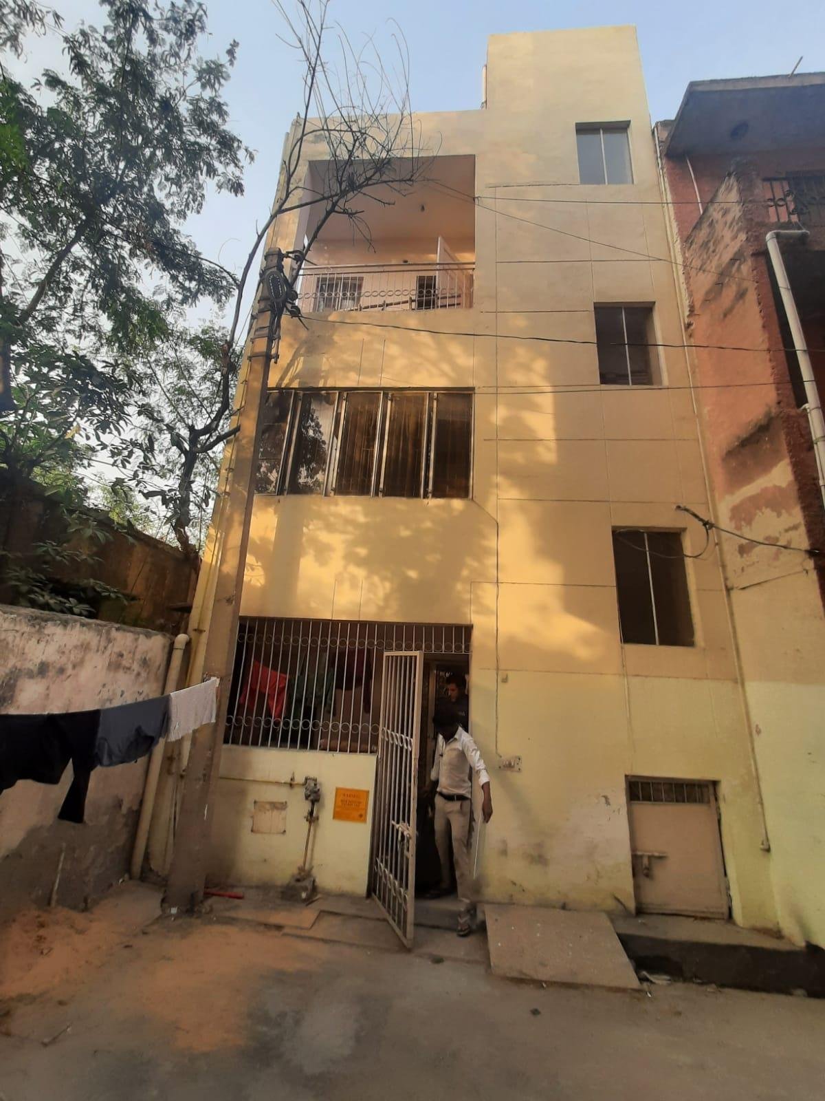 Kothi for Sale (LIG) – Q Block, Sector 15, Noida