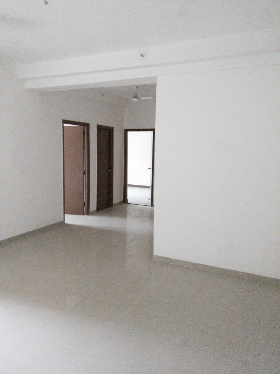 3BHK Flat available for rent in Mahagun morden society noida extension