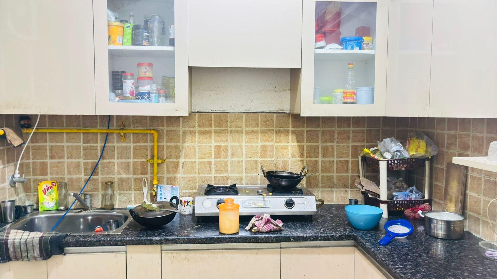 2+study flat available for rent in Mahagun mywood society noida extension