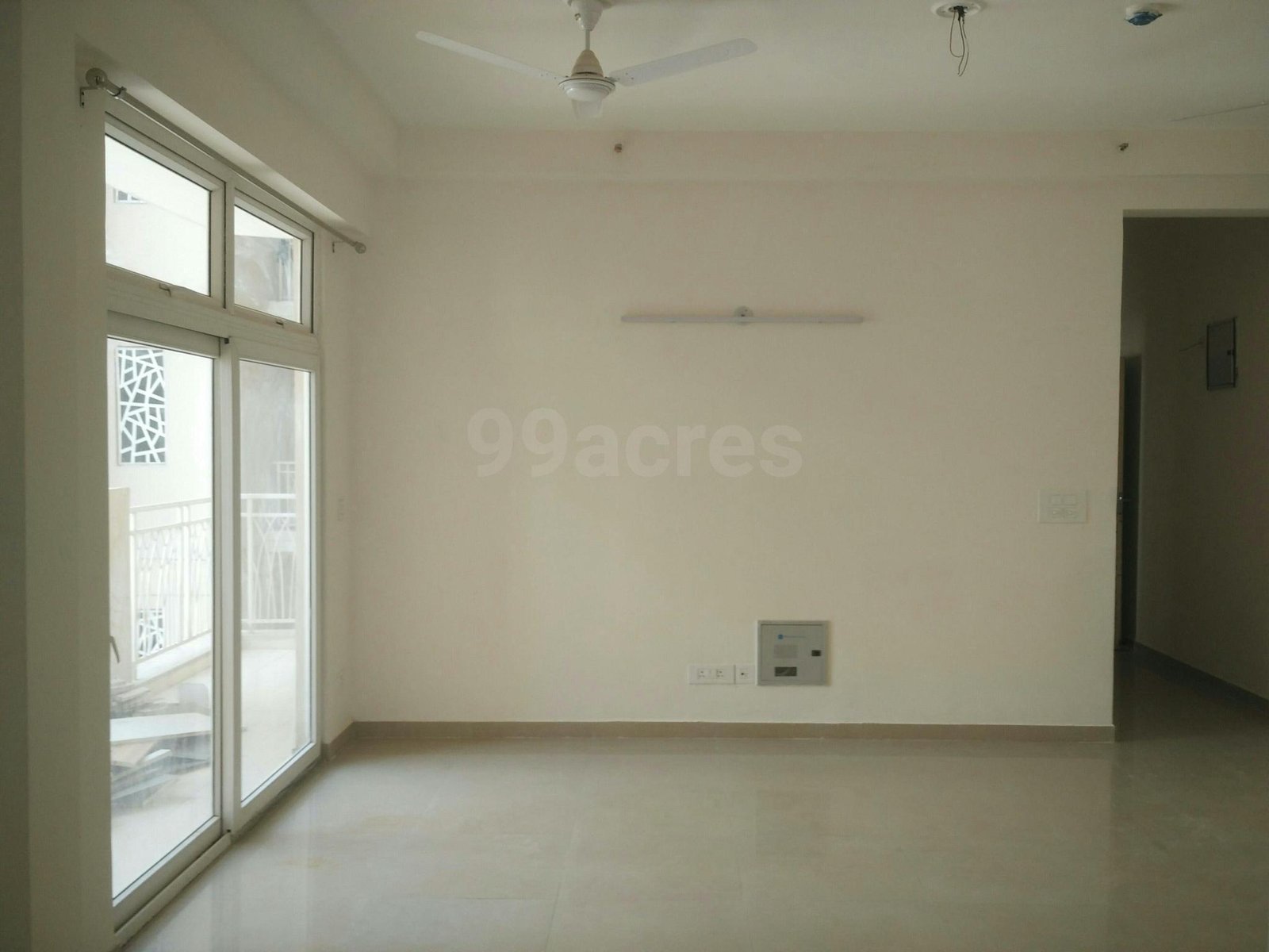 4 BHK flat available for rent in Mahagun mywood noida extension