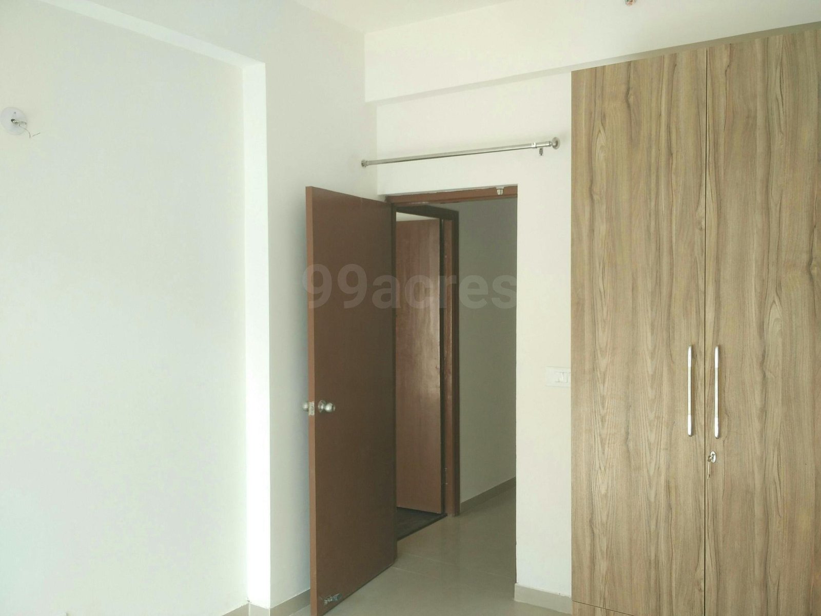 4 BHK flat available for rent in Mahagun mywood noida extension