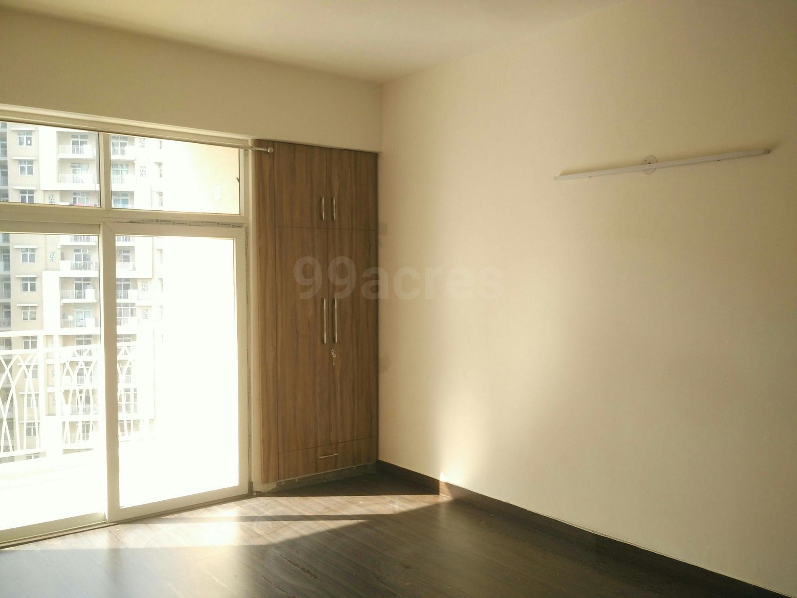4 BHK flat available for rent in Mahagun mywood noida extension