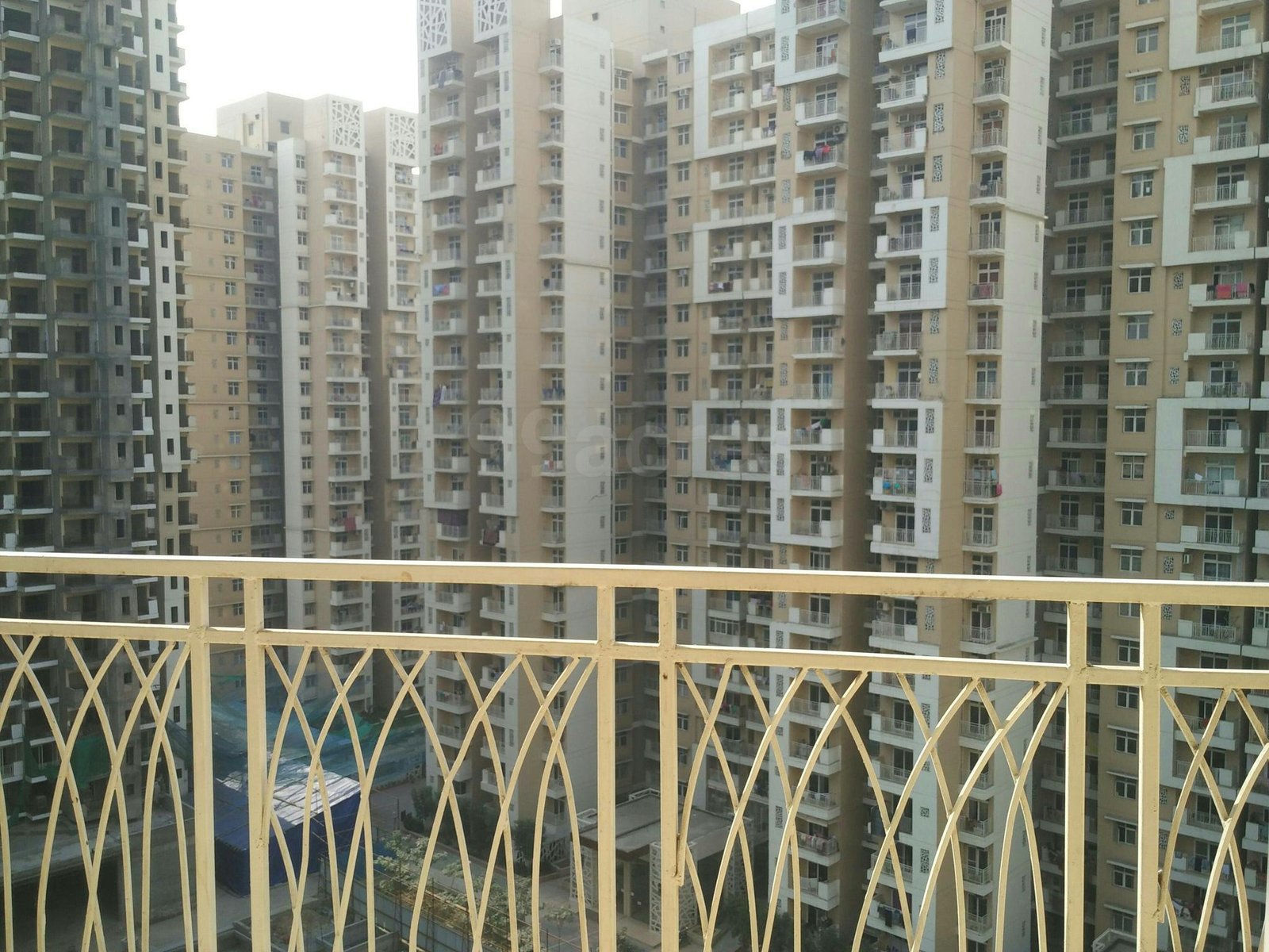 4 BHK flat available for rent in Mahagun mywood noida extension
