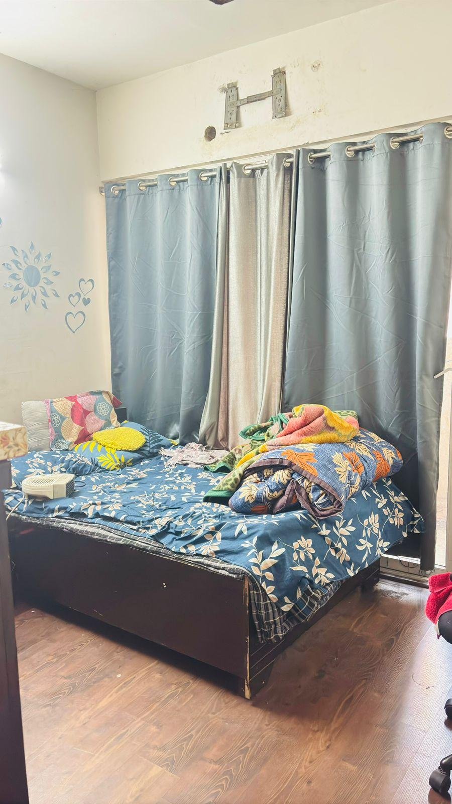 2+study flat available for rent in Mahagun mywood society noida extension