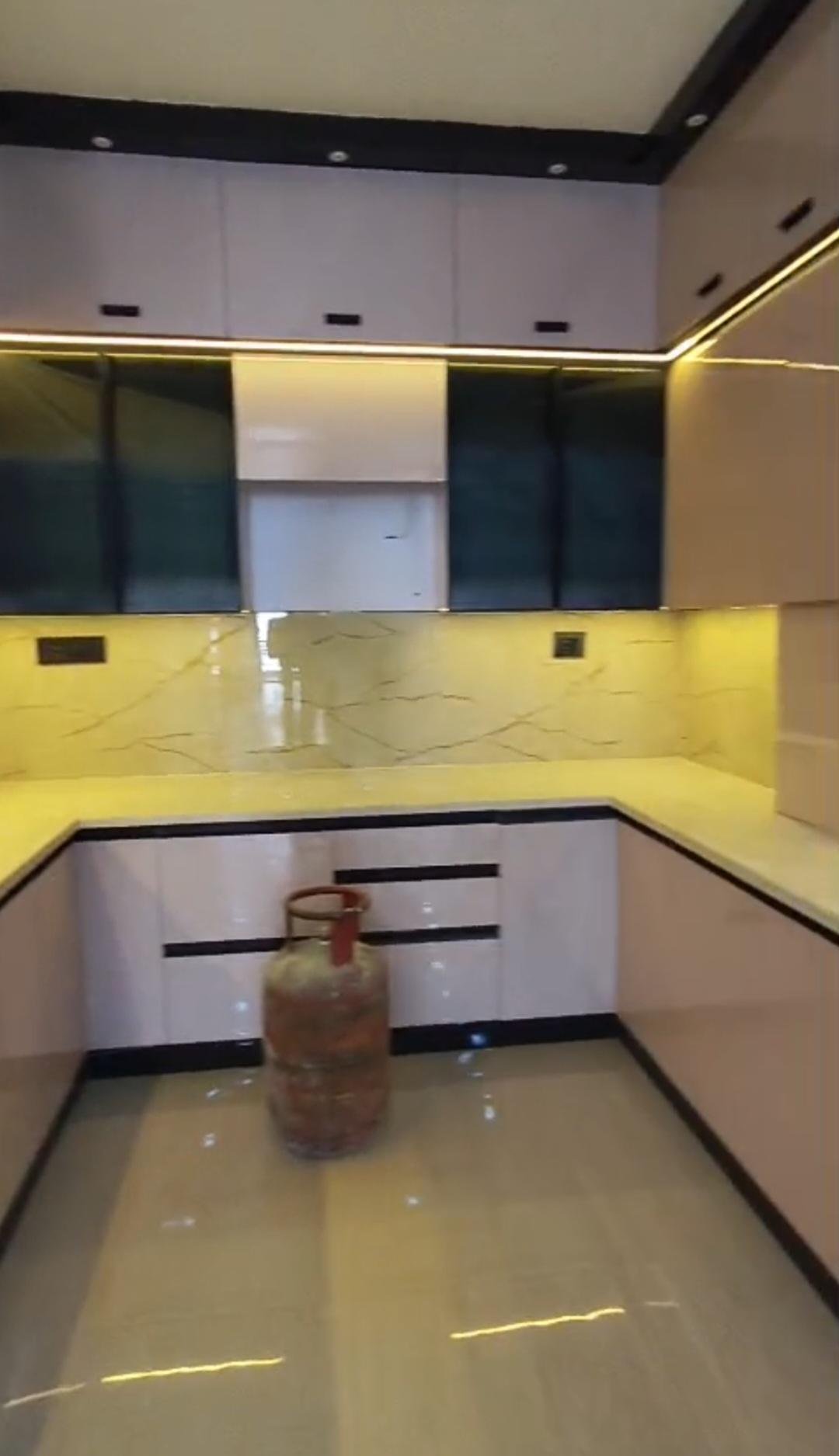 3 BHK FULLY FURNISHED FLAT IN GOUR YAMUNA CITY, GREATER NOIDA